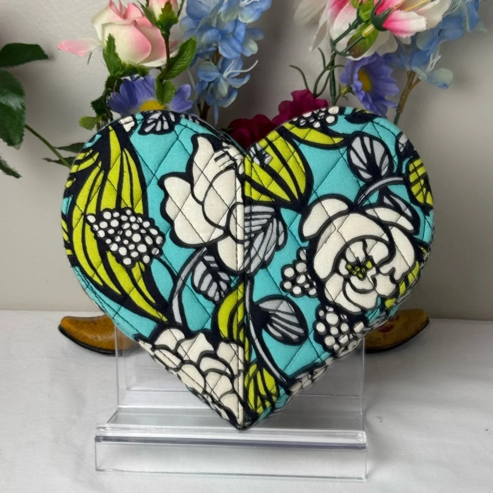 Vera Bradley Island Blooms Heart to Heart Jewelry Case Floral Fabric RETIRED